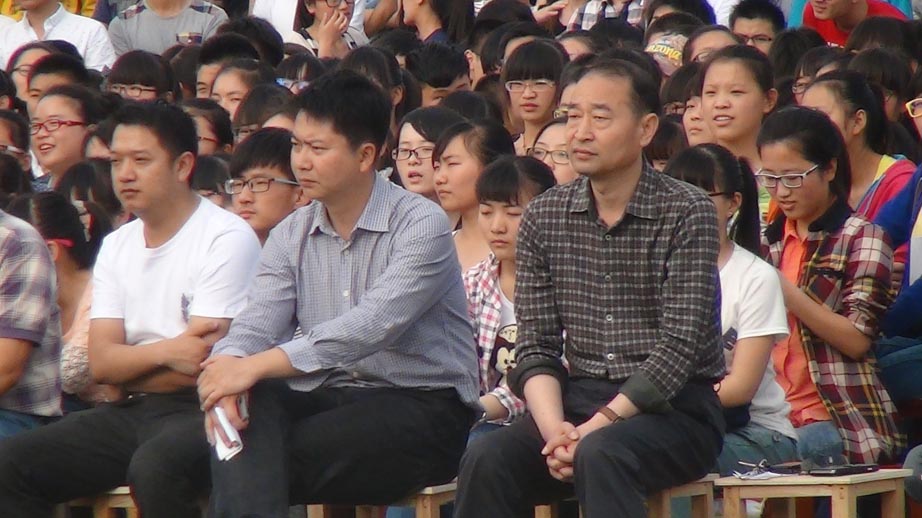 巩海生校长致辞2014年5月15日下午,临颍一高校园文化艺术展演活动